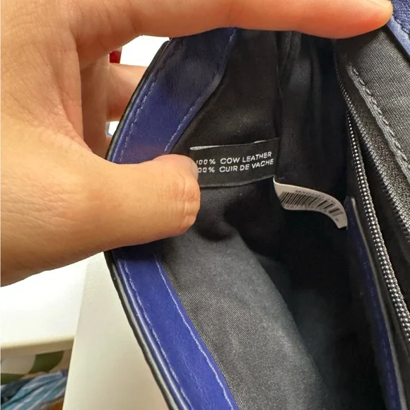 [SOLD] Like new Marc Jacobs Crossbody Bag Two Tone - Picture 5 of 13